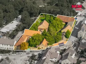 Prodej obchodního prostoru, Buštěhrad, Náměstí, 226 m2