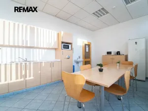 Pronájem obchodního prostoru, Kolín, Sladkovského, 540 m2