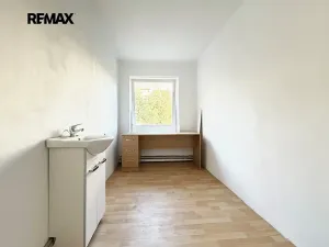 Pronájem skladu, Praha - Strašnice, Štěchovická, 26 m2