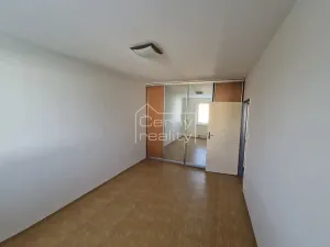 Pronájem bytu 2+1, Sezemice, Nerudova, 55 m2