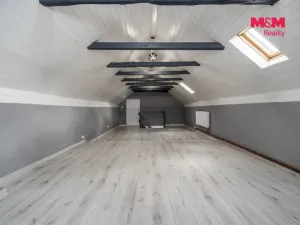 Prodej rodinného domu, Lužná, Masarykovo nám., 165 m2