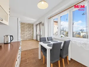 Prodej bytu 2+kk, Kralupy nad Vltavou - Lobeček, nám. Mládežníků, 52 m2