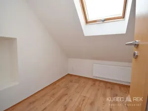 Pronájem bytu 2+kk, Tábor, Zbyňkova, 76 m2