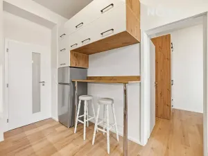 Pronájem bytu 2+kk, Praha - Vysočany, Kolmá, 34 m2