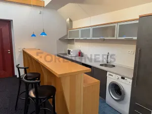 Pronájem bytu 2+1, Hradec Králové, Malé náměstí, 98 m2