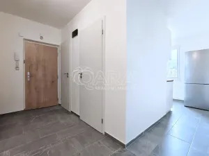 Pronájem bytu 2+1, Praha - Malešice, Káranská, 53 m2
