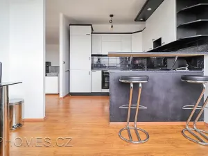Pronájem bytu 2+kk, Praha - Kobylisy, Hlaváčova, 58 m2