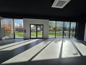 Pronájem obchodního prostoru, Říčany, Duhová, 281 m2