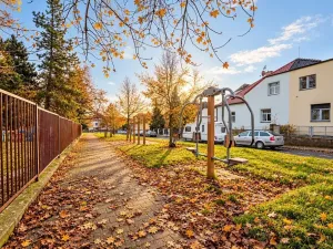 Prodej pozemku pro bydlení, Praha - Hloubětín, Mochovská, 294 m2