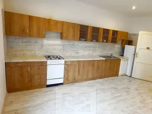 Prodej bytu 3+1, Karlovy Vary, Majakovského, 103 m2