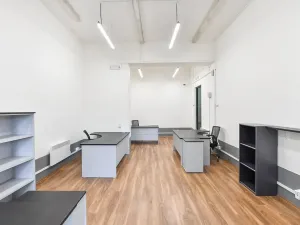 Pronájem kanceláře, Praha - Horní Počernice, Komárovská, 210 m2