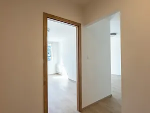 Prodej bytu 2+kk, Praha - Uhříněves, Přátelství, 39 m2