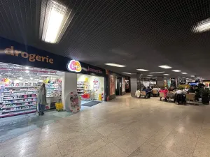 Pronájem obchodního prostoru, Praha - Michle, Želetavská, 84 m2
