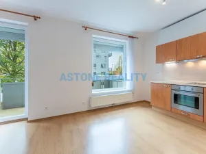 Prodej bytu 1+kk, Praha - Uhříněves, Václava Trojana, 41 m2