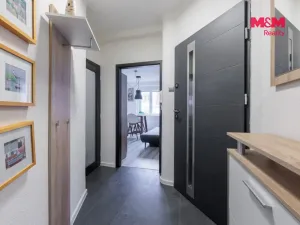 Pronájem bytu 2+kk, Karlovy Vary - Drahovice, Kvapilova, 37 m2