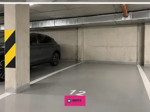 Pronájem garážového stání, Šlapanice, Brněnská, 12 m2