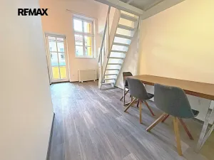 Pronájem bytu 2+kk, Chrudim, Resselovo náměstí, 49 m2