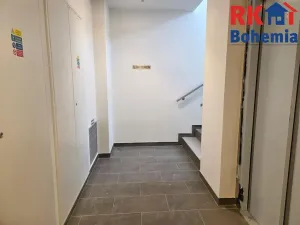 Pronájem bytu 1+kk, Praha - Dolní Počernice, 45 m2