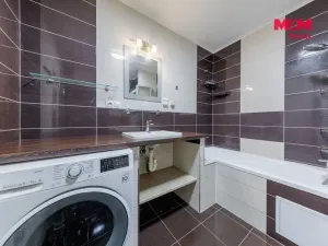 Prodej bytu 4+1, Karlovy Vary - Bohatice, Lomená, 84 m2