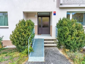 Prodej bytu 2+1, Karlovy Vary, Konečná, 63 m2