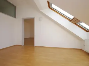 Pronájem kanceláře, Praha - Smíchov, Štefánikova, 82 m2