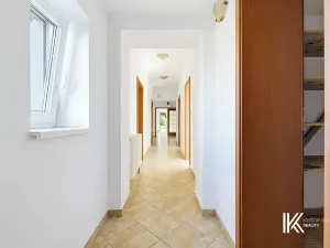Prodej kanceláře, Hrochův Týnec, 356 m2