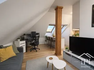 Prodej bytu 2+kk, Praha - Holešovice, Komunardů, 53 m2