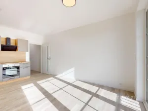 Pronájem bytu 1+kk, Praha - Kbely, Mladoboleslavská, 27 m2