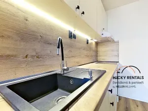 Pronájem bytu 2+kk, Praha - Černý Most, Kpt. Stránského, 43 m2