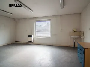 Pronájem skladu, Hovorany, 262 m2