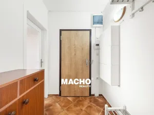 Prodej bytu 3+1, Praha - Modřany, Pirinská, 77 m2