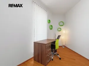 Pronájem bytu 2+kk, Praha - Zličín, Sazovická, 48 m2