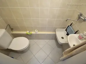 Pronájem obchodního prostoru, Beroun, Nám. M.Poštové, 49 m2
