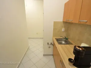 Pronájem kanceláře, Beroun, Nám. M.Poštové, 49 m2