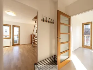 Pronájem bytu 3+kk, Praha - Smíchov, U Malvazinky, 83 m2