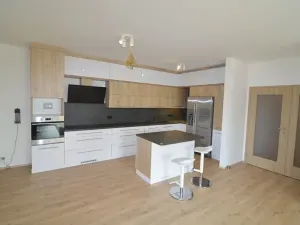 Pronájem bytu 3+kk, Praha - Střížkov, Makedonská, 90 m2
