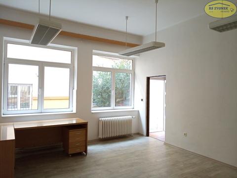 Pronájem kanceláře, Kroměříž, Vejvanovského, 32 m2