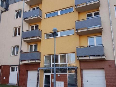 Pronájem bytu 1+kk, Hradec Králové, Ve Stromovce, 34 m2