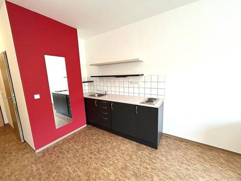 Pronájem bytu 2+kk, Praha - Smíchov, Křížová, 38 m2