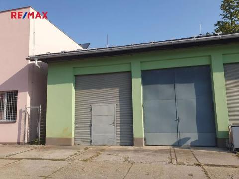 Pronájem garáže, Pardubice, S. K. Neumanna, 100 m2