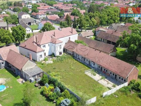 Prodej rodinného domu, Lovčice, 657 m2