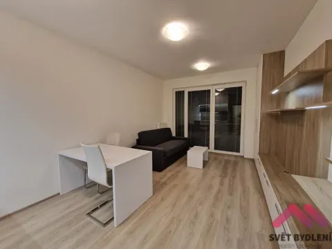 Pronájem bytu 1+kk, Praha - Vršovice, Petrohradská, 30 m2