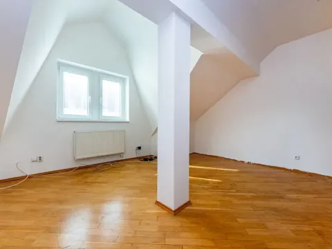 Pronájem bytu 2+kk, Praha - Vršovice, Kodaňská, 50 m2