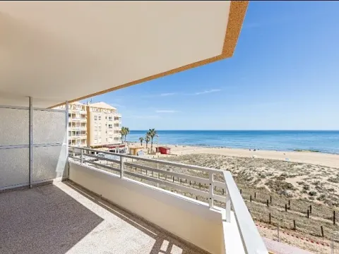 Prodej bytu 4+1, Torrevieja, Španělsko, 103 m2