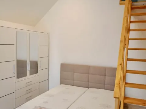 Pronájem bytu 2+kk, Praha - Vinohrady, Nad olšinami, 50 m2