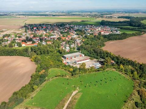 Prodej komerčního pozemku, Veleň, 18816 m2