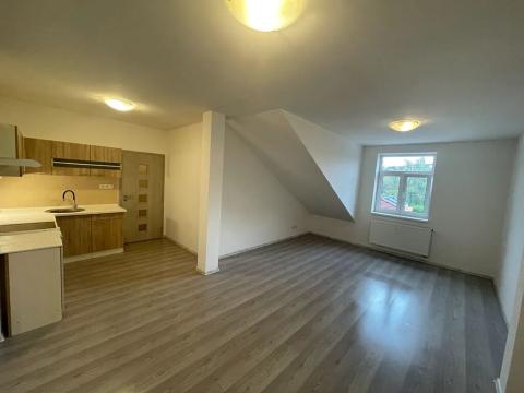 Prodej bytu 3+kk, Milovice, Slepá, 76 m2