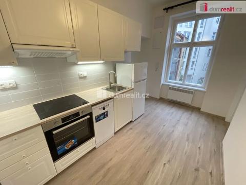 Pronájem bytu 1+1, Praha - Smíchov, Drtinova, 38 m2