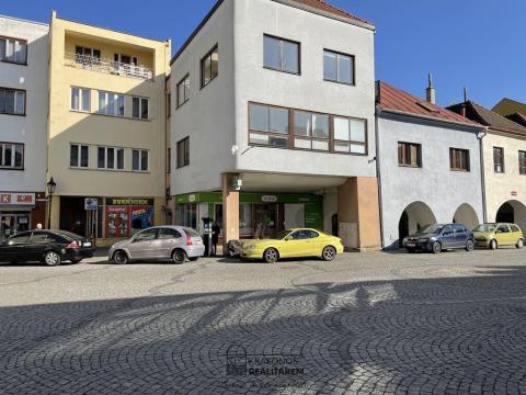 Pronájem bytu 2+kk, Hranice - Hranice I-Město, Pernštejnské náměstí, 44 m2
