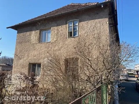 Dražba rodinného domu, Hrochův Týnec, Nábřeží, 234 m2
